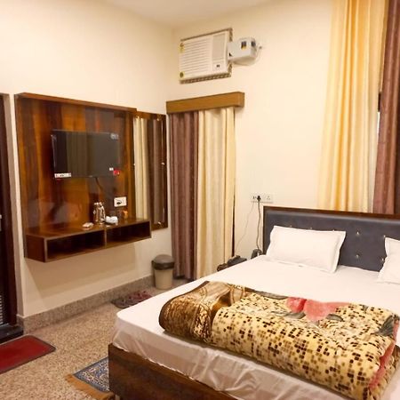 Kalash Guest House Ayodhya Exterior photo