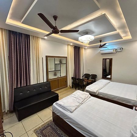 Kalash Guest House Ayodhya Exterior photo