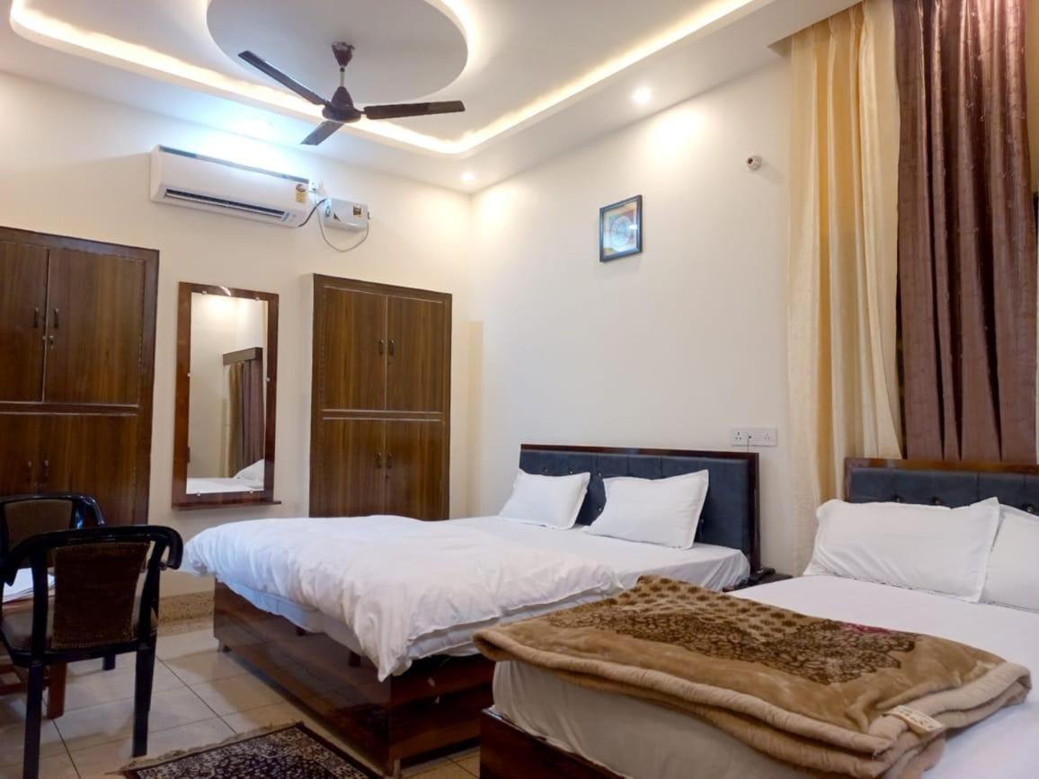 Kalash Guest House Ayodhya Exterior photo