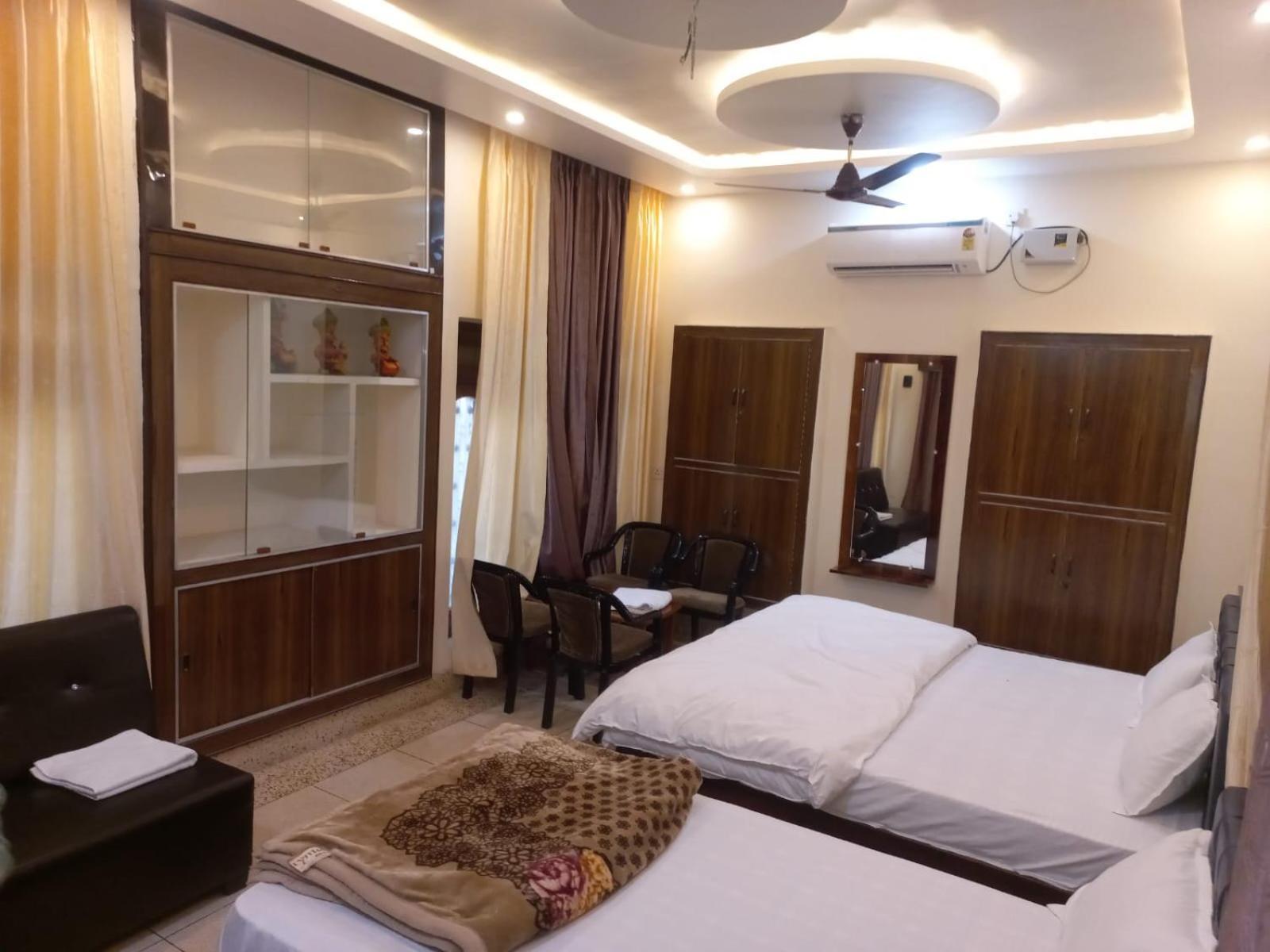 Kalash Guest House Ayodhya Exterior photo